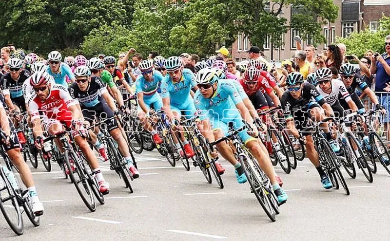 泳坛传奇：游泳运动员的卓越与坚韧